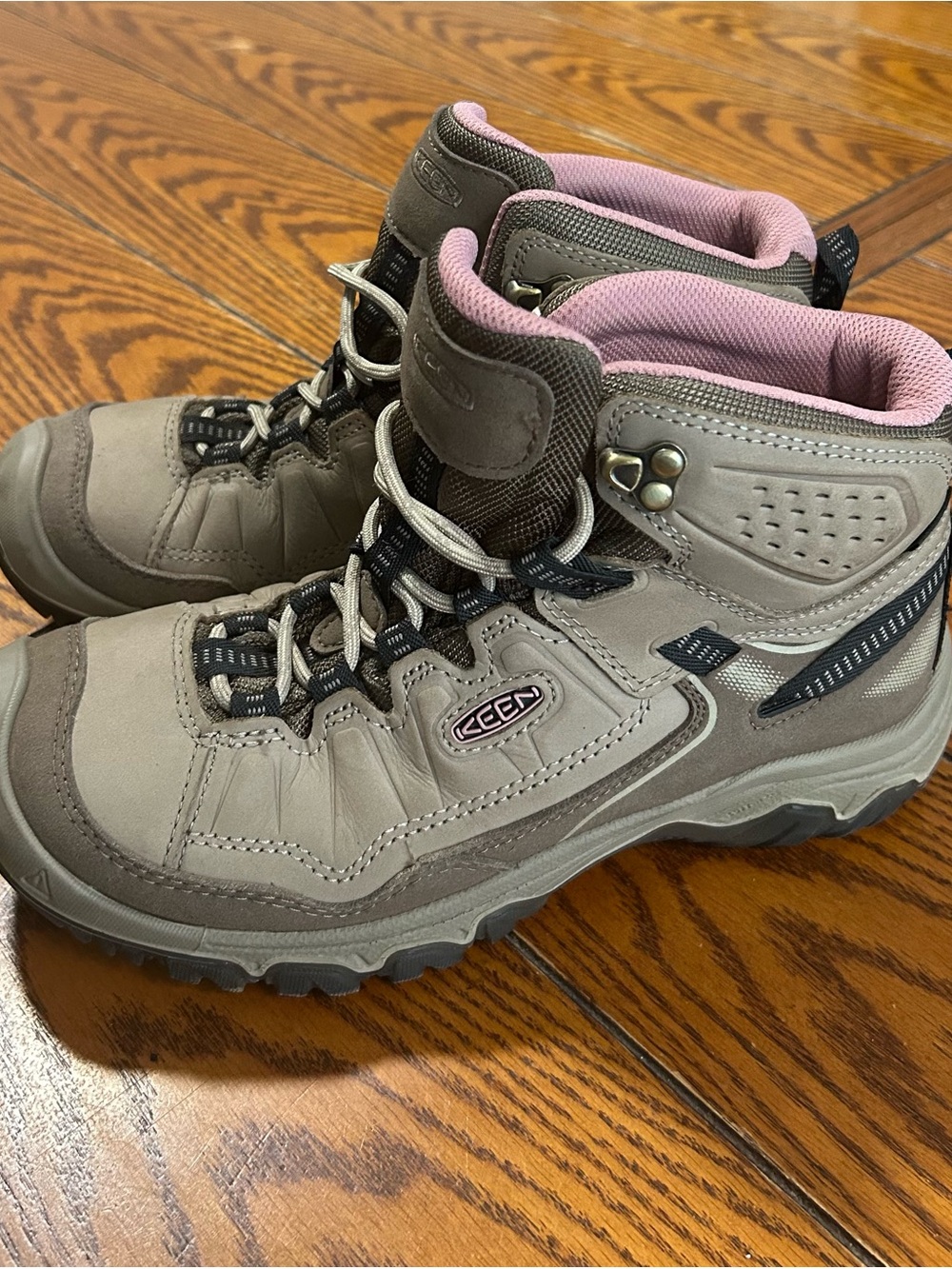 KEEN Targhee IV Mid Women’s 8 W Brindle/Nostalgia Rose Waterproof Hiking Boots